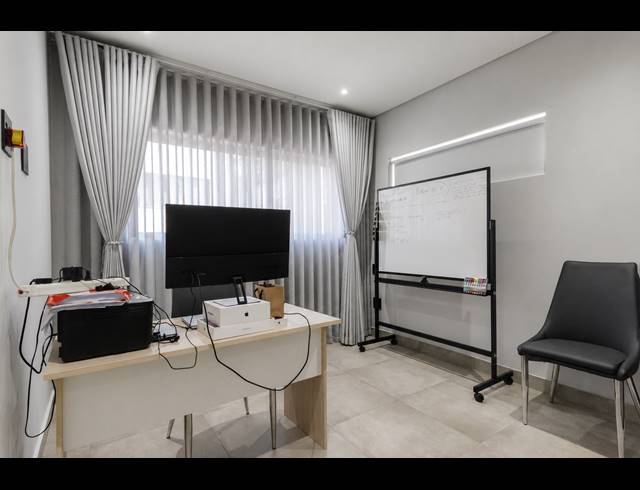 4 BEDROOM CLUSTER TO LET IN BRYANSTON EAST